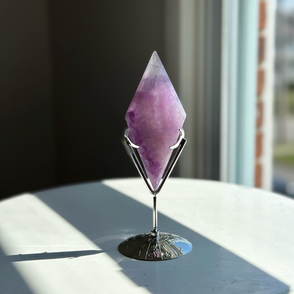 Purple Fluoride Diamond Carving Crystal with holder - Picture 3 of 7